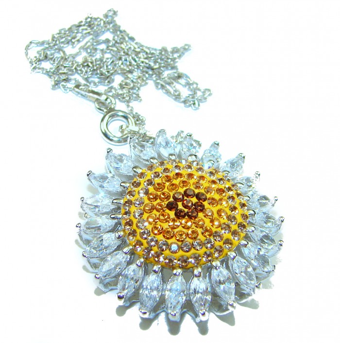 Third eye - Vintage style 8.5 carat Citrine White Topaz .925 Sterling Silver handcrafted necklace - Sunflower-shaped citrine and topaz pendant on chain, top view.