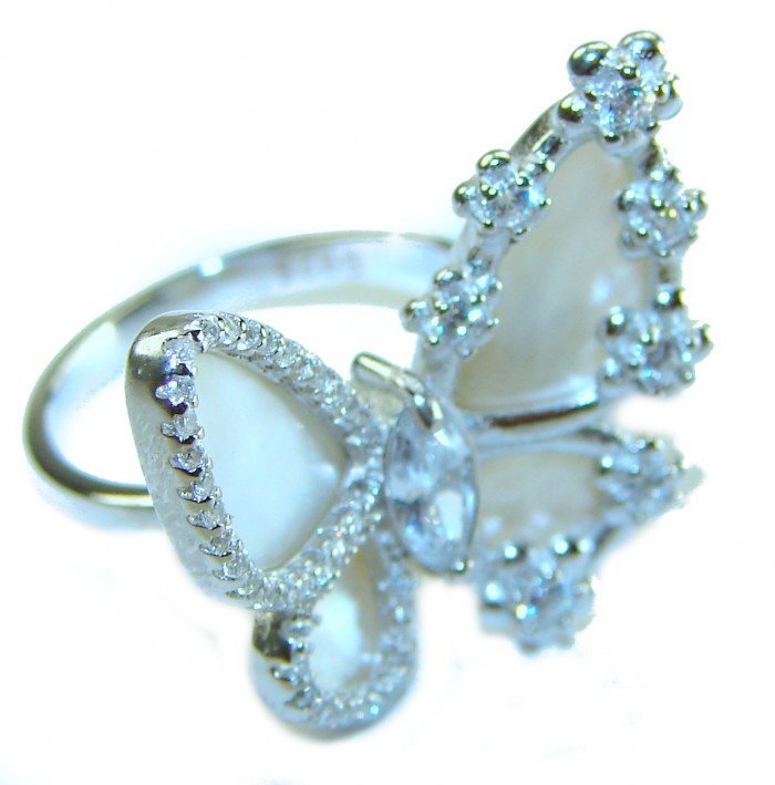 White Butterfly Blister Pearl .925 Sterling Silver brilliantly handcrafted ring s. 6 1/4 - Close-up of white butterfly blister pearl sterling silver ring.