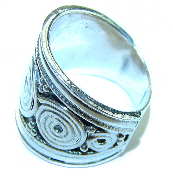 Precious - Bali made .925 Sterling Silver handcrafted Ring s. 6 - Side view of handcrafted Bali .925 sterling silver ring with patterns