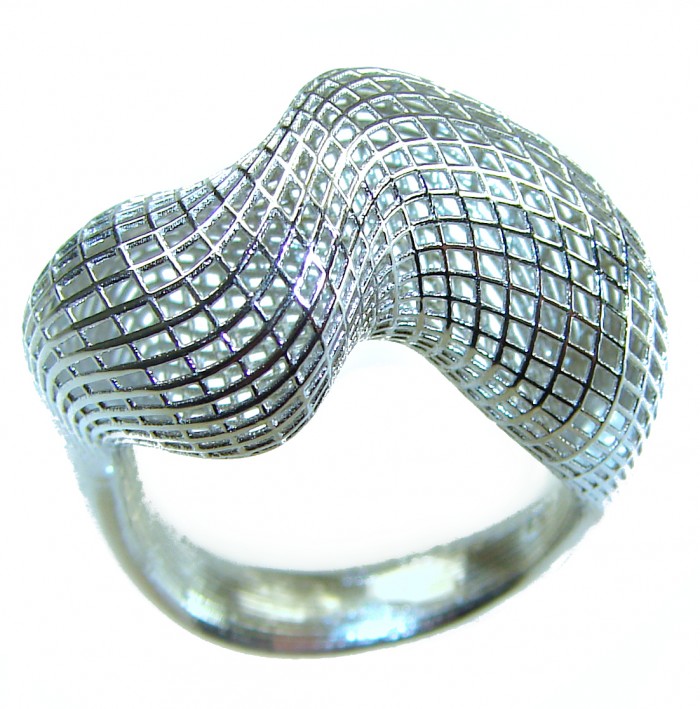 Eternity Bali made .925 Sterling Silver ring size 7 1/4 - Side view of textured .925 Sterling Silver ring size 7 1/4