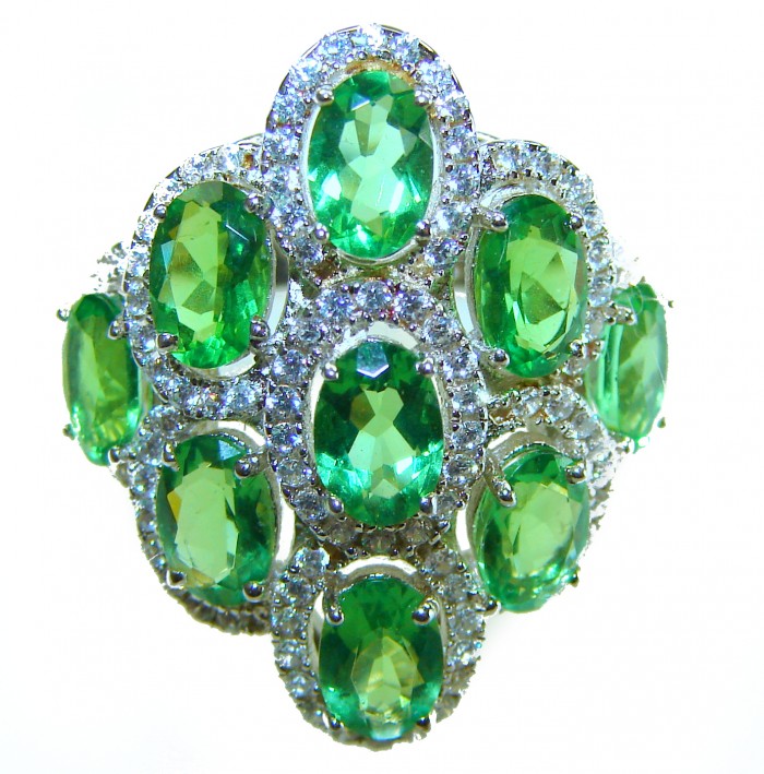 Exotic Beauty oval cut 17.5 carat Volcanic Helenite .925 Sterling Silver handmade Ring s. 7 1/4 - Close-up of Exotic Beauty ring with oval cut green Helenite stones