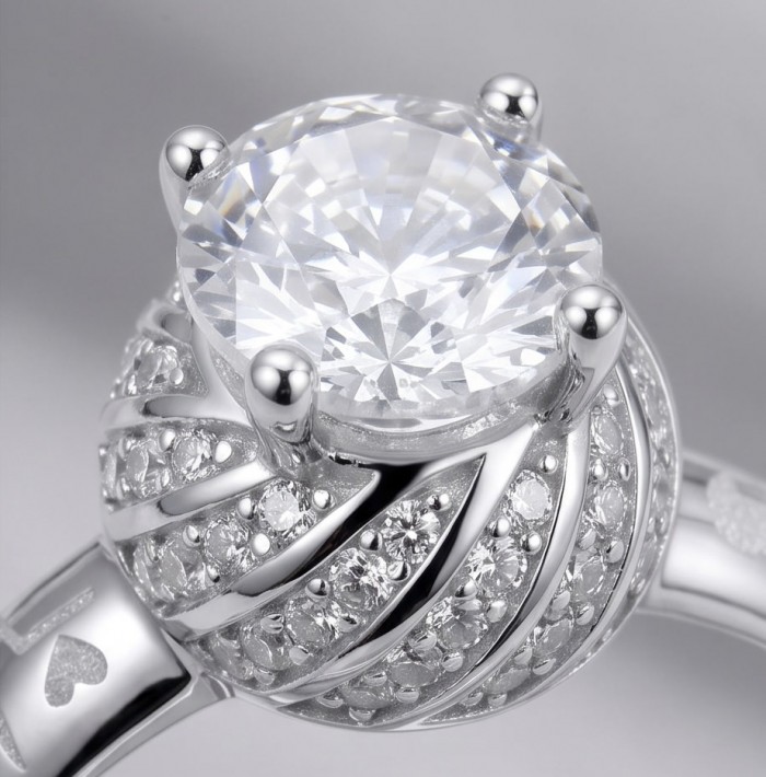 Aphrodite - 4.8 carat White Topaz Silver tone handcrafted stack up ring size 7 - Close-up of Aphrodite ring with 4.8 carat white topaz and silver detail.