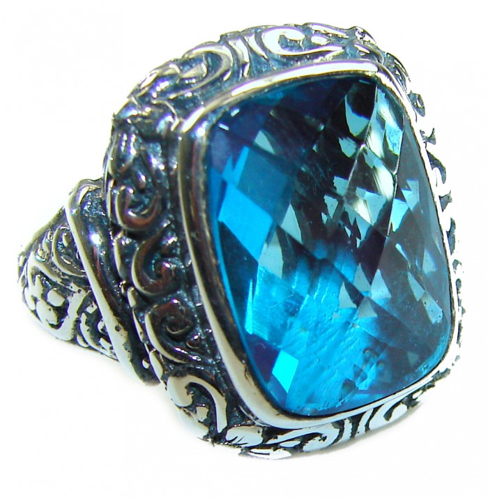 Blue Dreamer 25.5 carat London Blue Topaz .925 Sterling Silver Perfectly handcrafted Ring s. 7 1/2 - Blue topaz ring close-up with intricate sterling silver details