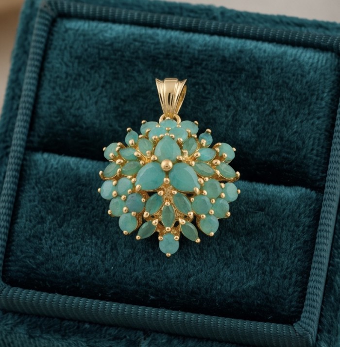 Tiffany - Authentic 8.5 carat Emerald 22K Gold over .925 Sterling Silver handmade Statement Pendant - Emerald cluster pendant in gold setting, top view, in velvet box.