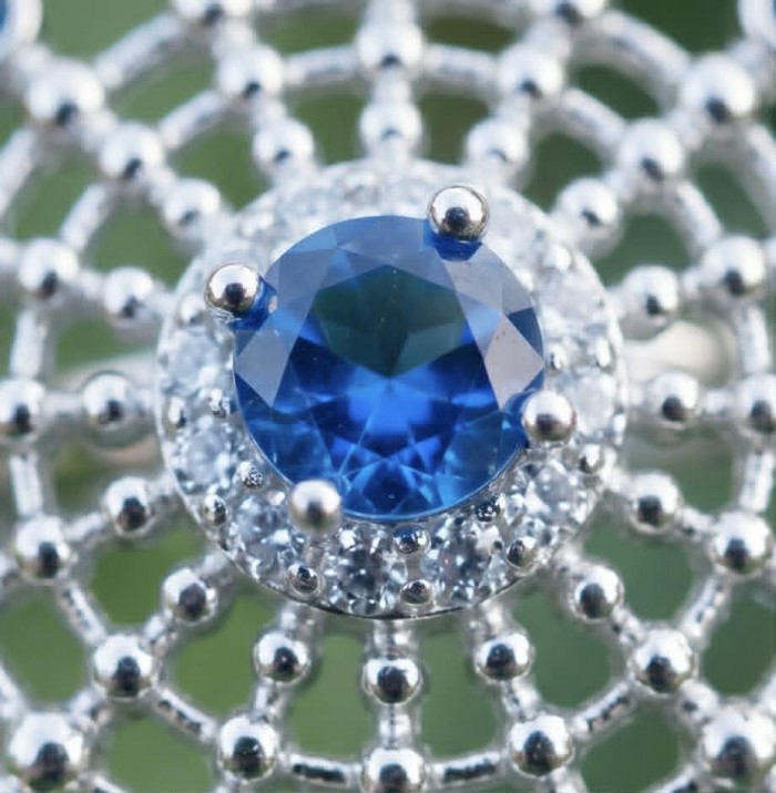 Star 2.2 carat natural Sapphire .925 Sterling Silver Perfectly handcrafted Ring s. 7 - Close-up of sapphire and diamond sterling silver brooch detail.