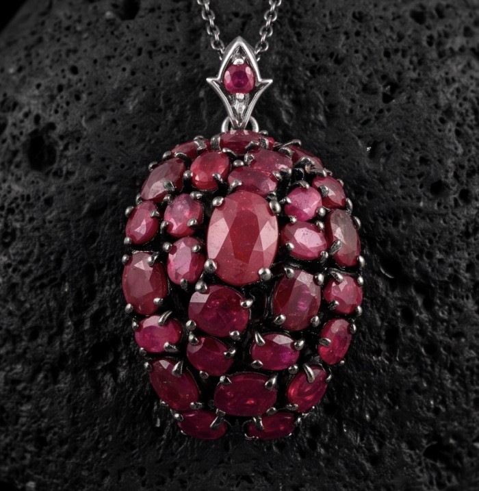 Giovanna 24.2 carat authentic Mozambique Ruby Marcasite black rhodium over .925 Sterling Silver handmade Pendant - Close-up of Giovanna 24.2 ct Mozambique Ruby Marcasite pendant