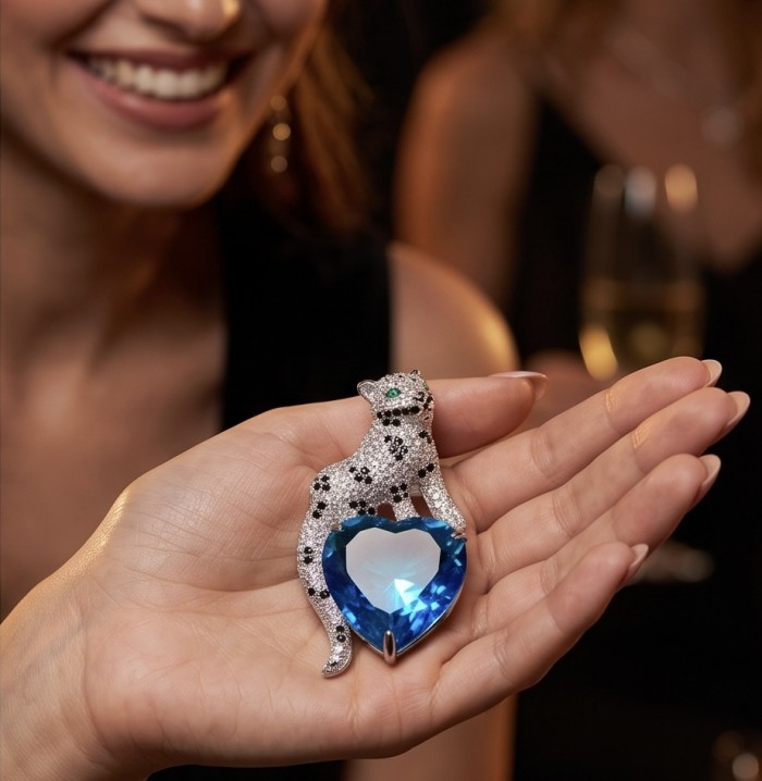 Precious Cheetah authentic 38.5 carat Swiss Blue Topaz .925 Sterling Silver Handcrafted pendant brooch - Cheetah brooch on hand with 38.5 ct Swiss Blue Topaz heart stone