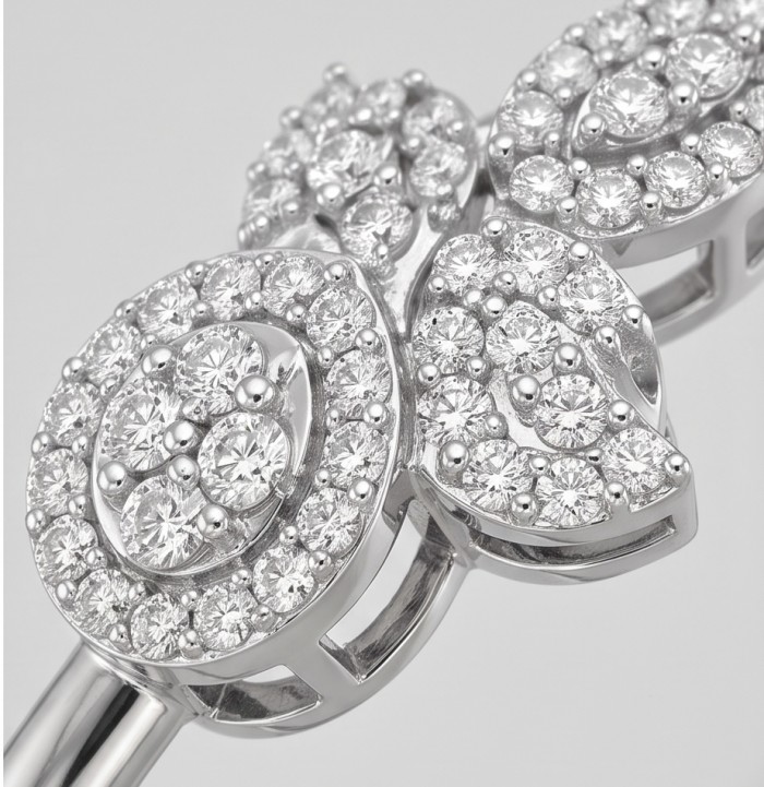 Romantica Precious Natural 4.2 carat White Topaz .925 Sterling Silver bracelet - Close-up of Romantica Precious White Topaz .925 Sterling Silver ring