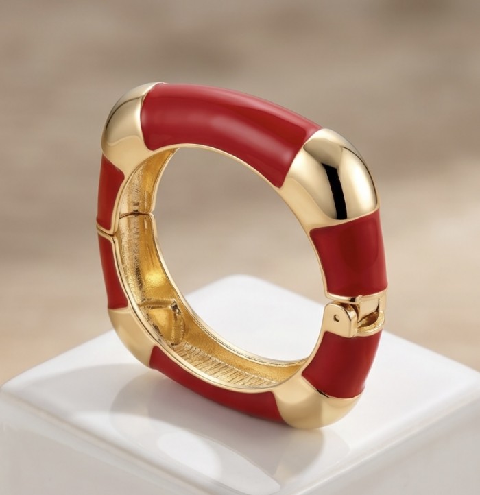 Lovely Red Enamel Vintage style Luxurious Golden Hinge Bangle Bracelet - photo 4