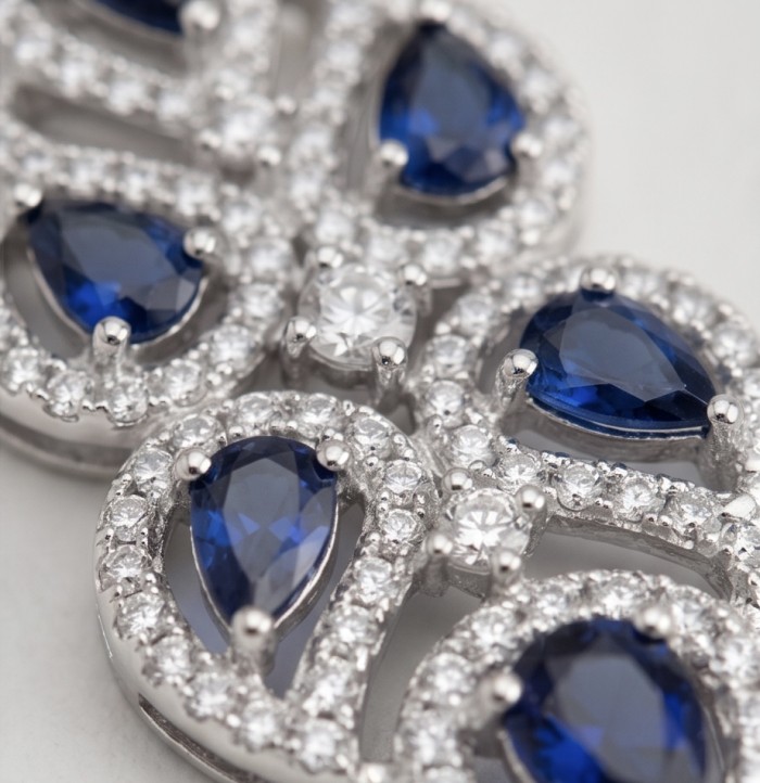 Born to Glam 4.2 carat natural Sapphire .925 Sterling Silver Perfectly handcrafted Pendant - Close-up of sapphire and diamond sterling silver jewelry design