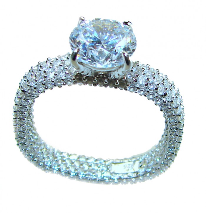 Precious 3.2 carat White Topaz .925 Silver handcrafted Cocktail Ring s. 7 - Close-up of 3.2 carat white topaz ring with silver band.