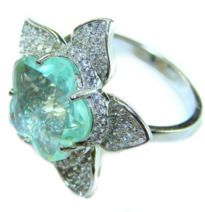 Flower 8.5 carat Green Amethyst .925 Sterling Silver Handcrafted Ring size 9 - Close-up of flower-shaped green amethyst ring in sterling silver.