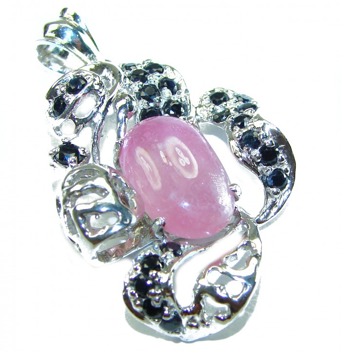 Precious Genuine 10.5 carat Kasmir Ruby Sapphire .925 Sterling Silver handmade Pendant - Close-up of ruby sapphire pendant with intricate silver detailing