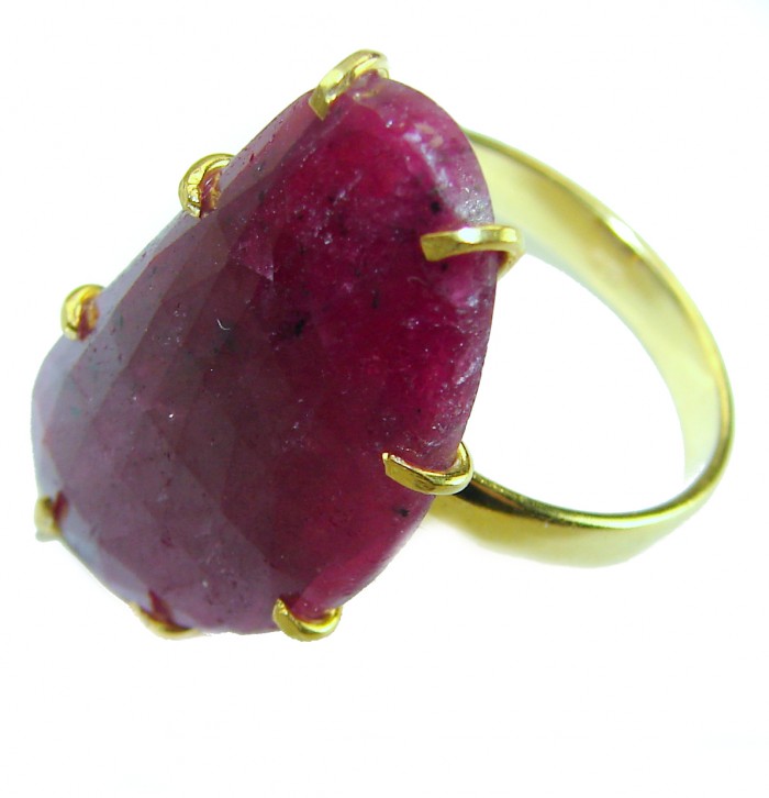Bella Rosa Genuine 18.8 CARAT Star Ruby 18k GOLD OVER .925 Sterling Silver Large Statement Ring size 8 1/4 - Close-up of a Bella Rosa star ruby ring in 18k gold over .925 silver.