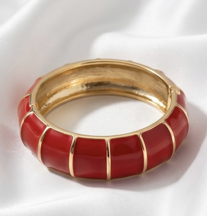 Lovely Red Enamel Vintage style Luxurious Golden Hinge Bangle Bracelet - photo 2