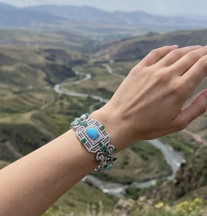 Art Deco - Pacifica - 98.4 carat Turquoise Emerald .925 Sterling Silver handmade Statement Bracelet - Art Deco bracelet worn on hand, turquoise and emerald stones, nature background