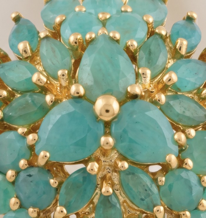 Tiffany - Authentic 8.5 carat Emerald 22K Gold over .925 Sterling Silver handmade Statement Pendant - Close-up of Tiffany 8.5 carat emeralds in 22K gold setting.