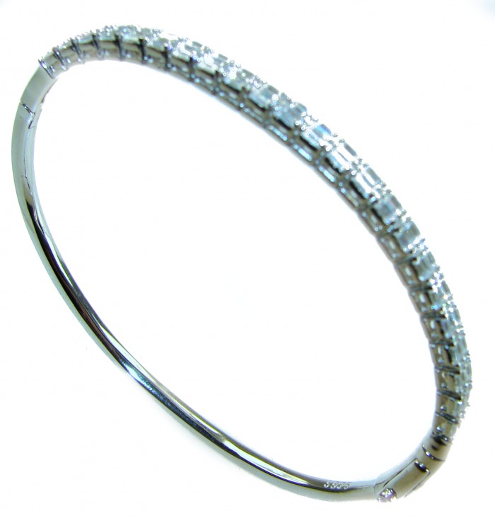 Precious Genuine 10.5 carat White Topaz .925 Sterling Silver handcrafted Bracelet - Side view of 10.5 carat white topaz .925 sterling silver bangle