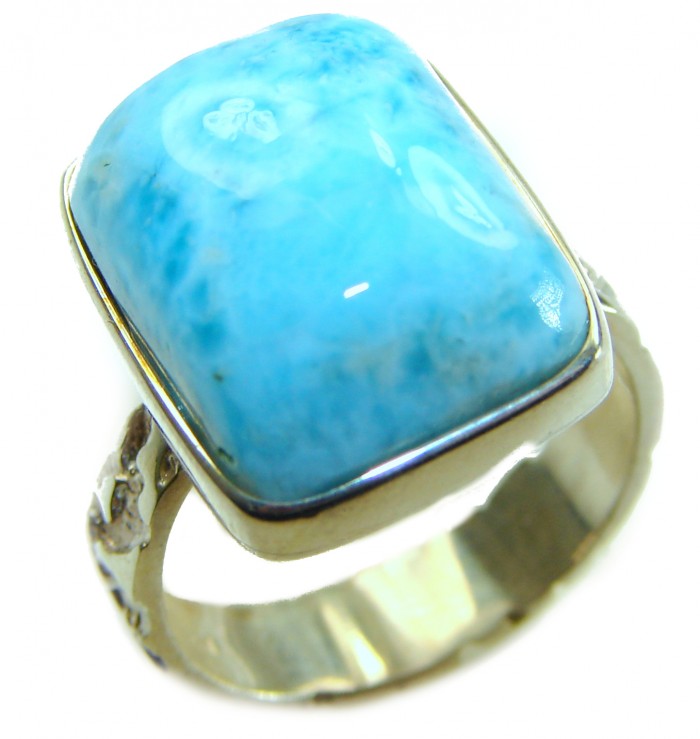 16.9 carat Blue Perfection natural Larimar .925 Sterling Silver handmade Large ring size 8 1/2 - Close-up of 16.9 carat Larimar stone on .925 Sterling Silver ring