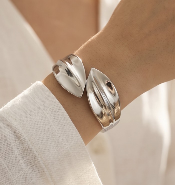 Bold Vintage style Luxurious Hinge Bangle Bracelet - photo 1