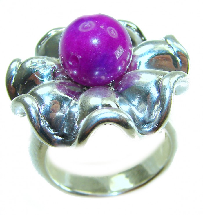 Spring 5.8 carat Purple Agate .925 Sterling Silver handcrafted ring size 8 - Close-up of purple agate ring in sterling silver with floral design.