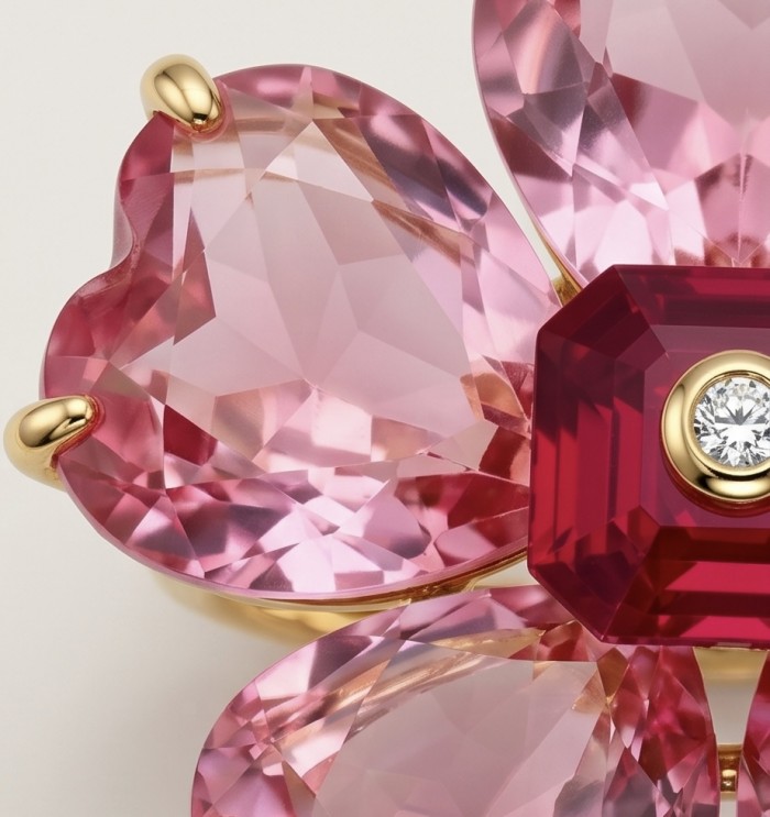 Cherry Blossom 27.5 carat Pink Amethyst 14K Gold over .925 Silver handcrafted Cocktail Ring s. 7 - Close-up of pink amethyst and gold Cherry Blossom jewelry stone detail