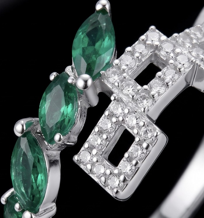 Vintage style - 2.9 carat authentic Emerald .925 Sterling Silver handcrafted Statement Ring s. 9 - Close-up of vintage style emerald and diamond sterling silver ring.