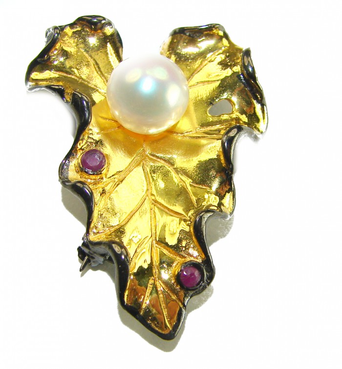Natural Leaf Pearl 14K Gold black rhodium over .925 Sterling Silver handmade Brooch - Leaf-shaped brooch with pearl and gems, front view.