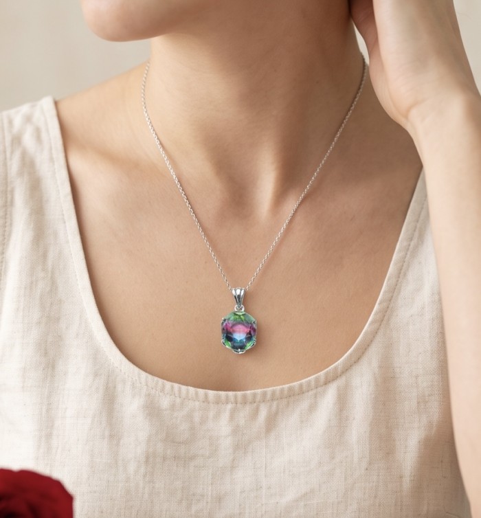 5.2 carat oval cut Brazilian Tourmaline .925 Sterling Silver Perfectly handcrafted pendant - Worn on neck, oval cut Brazilian Tourmaline on silver chain.