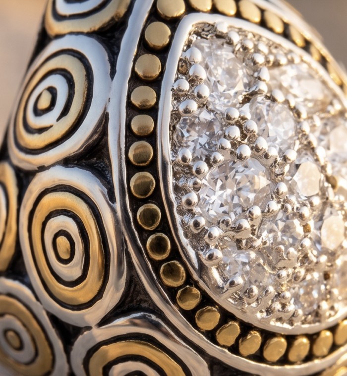 Luxurious - 6.2 carat White Topaz two tones .925 Sterling Silver handcrafted ring size 8 - Close-up of Luxurious White Topaz ring with intricate two-tone design