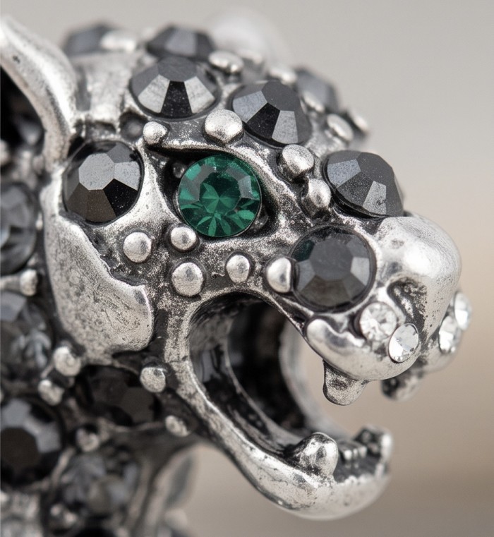 Gephard Natural 7.8 carat SAPPHIRE rhodium over .925 Sterling Silver handmade Brooch - Close-up of Gephard Natural Sapphire jewelry with detailed gemstone setting.