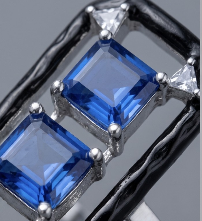 Art Deco 6.2 carat Sapphire black enamel .925 Sterling Silver handcrafted Ring size 7 1/2 - Close-up of Art Deco sapphire and sterling silver with black enamel.