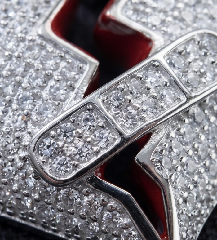 Healing Heart Luxurious 8.4 carat White Topaz .925 Sterling Silver handcrafted pendant - Close-up of Healing Heart white topaz detail on sterling silver.