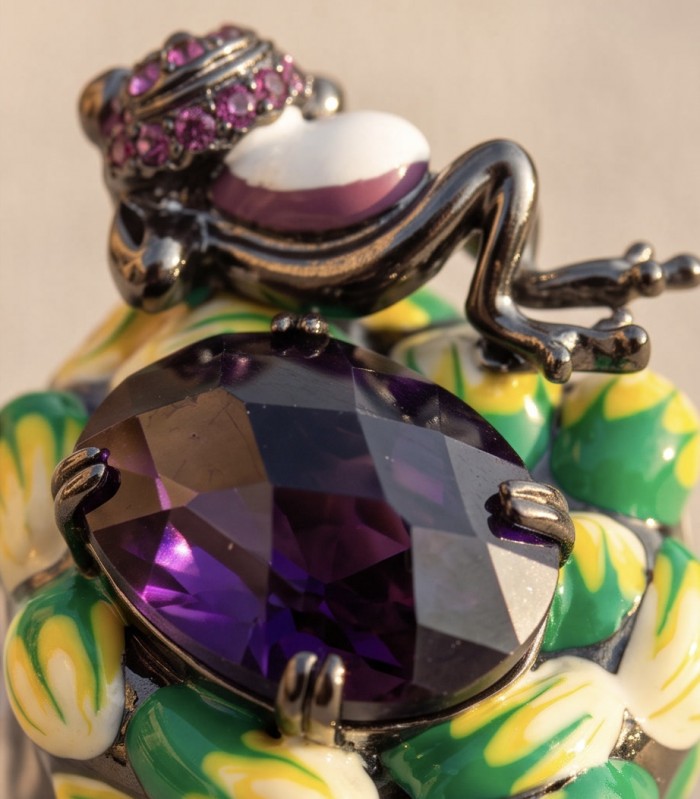 Lucky Frog 18 carat Amethyst Enamel black rhodium over .925 Sterling Silver HUGE Ring s. 8 3/4 - Close-up of Lucky Frog ring with amethyst and enamel details.