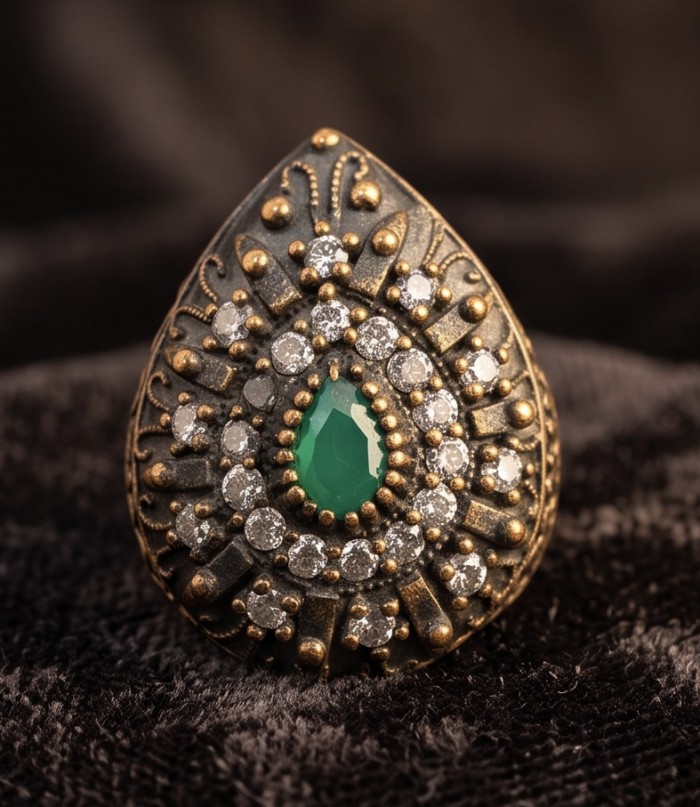 Victorian Style Emerald & White Topaz ring; s. 6 - photo 4