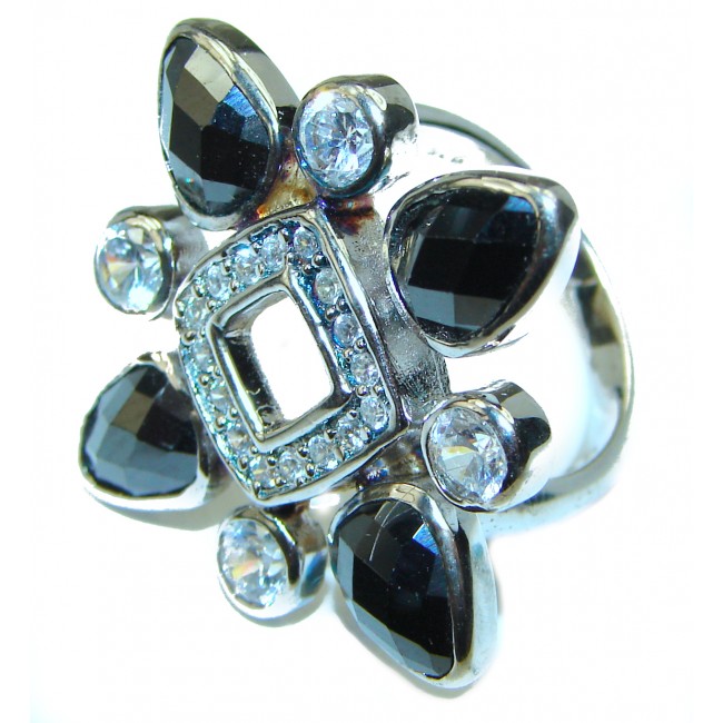 Unusual Black Onyx .925 Sterling Silver handcrafted ring; s. 7