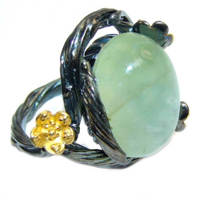 Trully Marvelous AAA+ Green Prehnite Two Tones Sterling Silver ring; s. 9