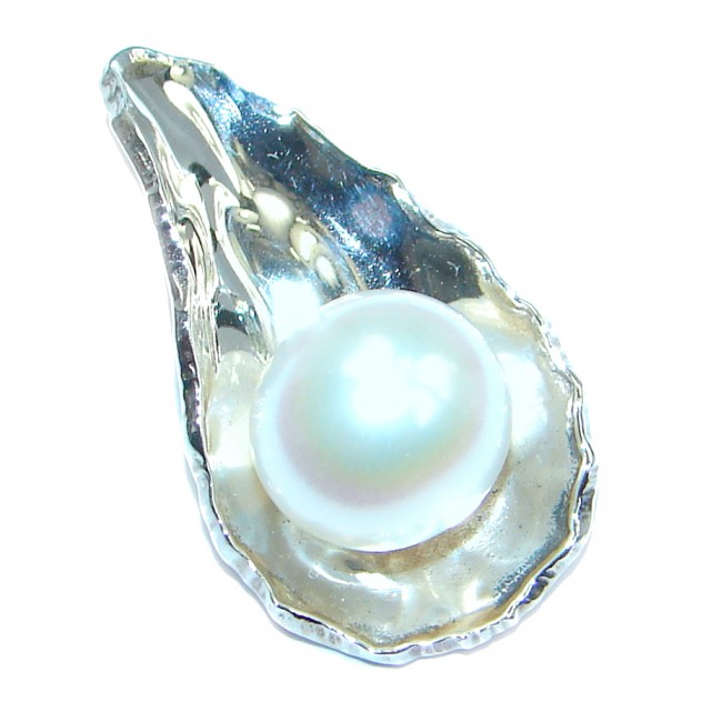 Fresh Water Pearl hammered Sterling Silver Pendant