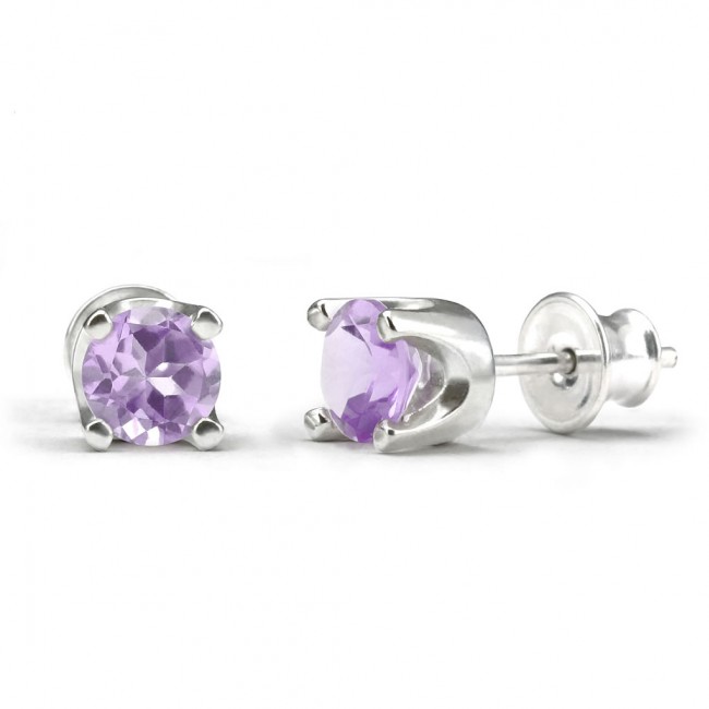 Elegant studs in sterling silver with an amethyst