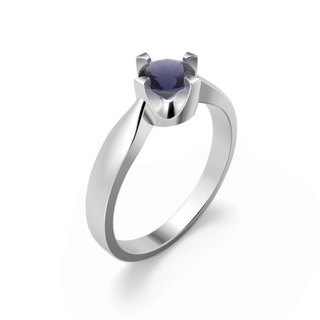 Elegant ring in sterling silver with a iolite
