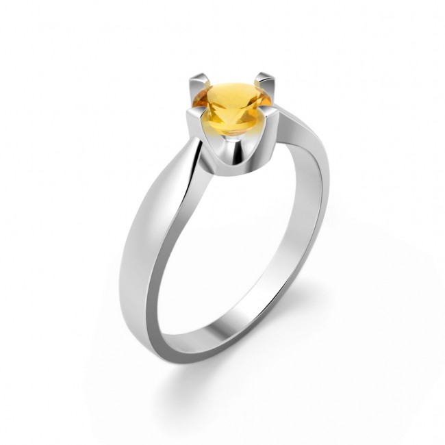 Elegant ring in sterling silver with a citrine