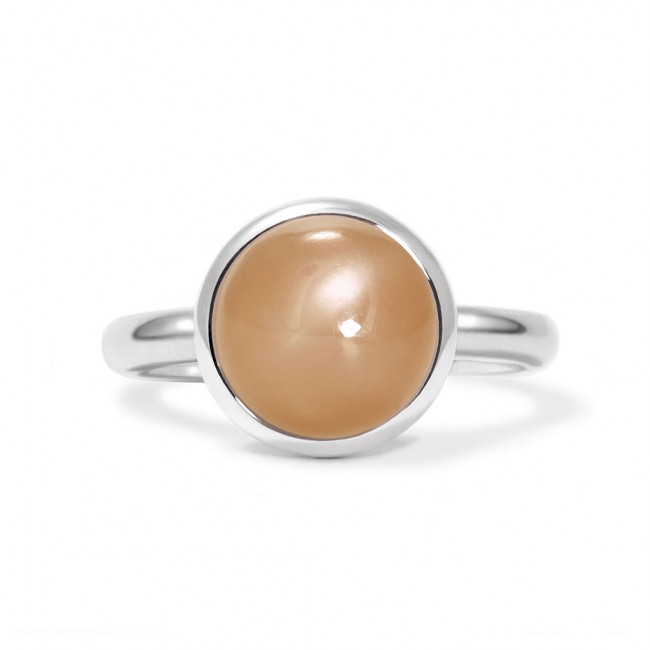 Charming ring in sterling silver with a peach moonstone