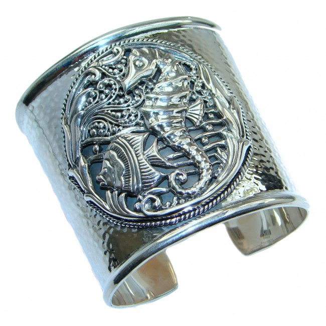 Huge SEAHORSE Luxury 69 grams .925 Sterling Silver handcrafted Bracelet / Cuff