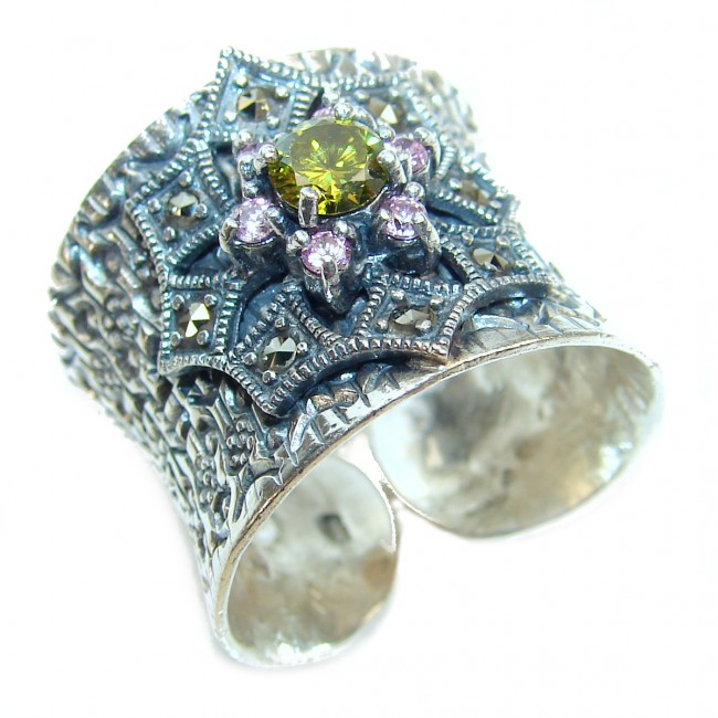 Spectacular Peridot .925 Sterling Silver handcrafted Ring size 8