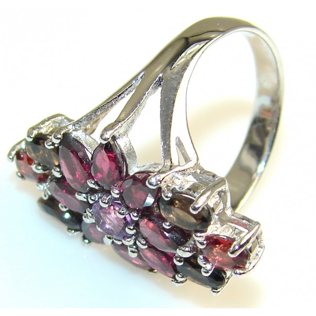 Lovely Red Mozambique Garnet Sterling Silver Cocktail Ring s. 6 3/4