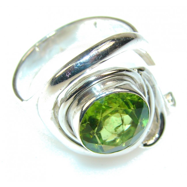 Secret!! Green Quartz Sterling Silver Ring s. 9 1/4