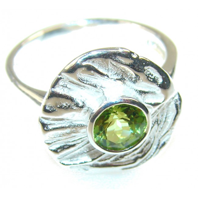 Delicate Green Peridot Sterling Silver Ring s. 7