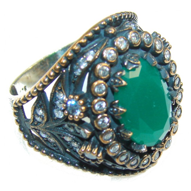 Vintage DEsign!! Green Emerald Sterling Silver ring s. 11