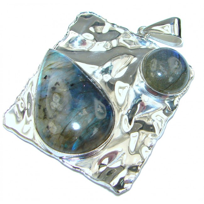 Moderen Design Labradorite Hammered Sterling Silver Pendant