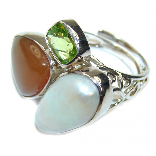 Fashion Mother Of Pearl & Carnelian & Peridot Sterling Silver Ring s. 7 - adjustable
